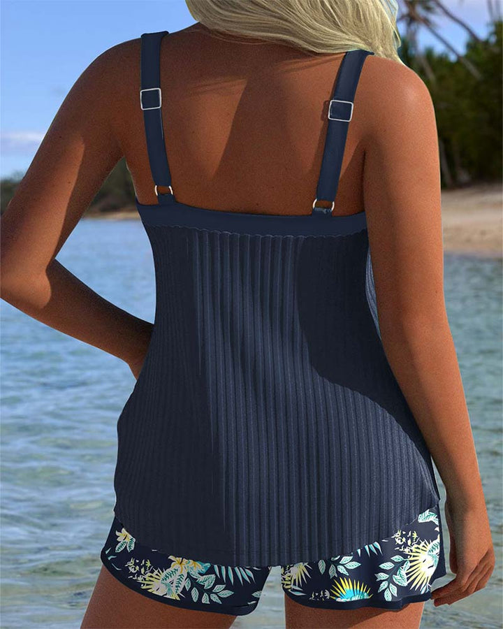 Gestreifter Zweiteiliger Tankini mit passendem Strandhöschen